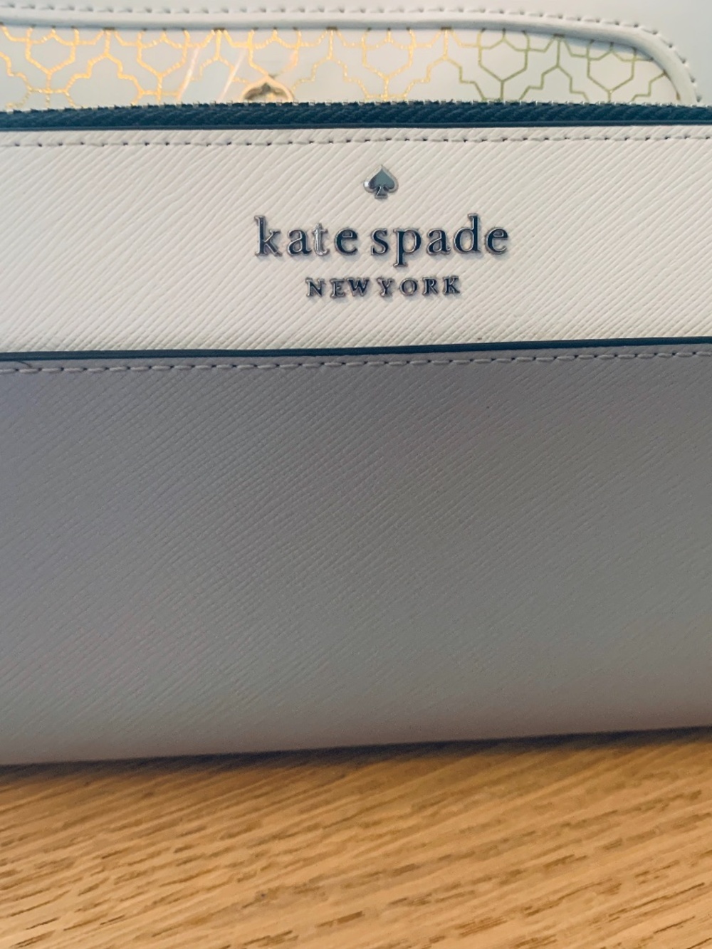 ♦️Kate Spade Leather Long zip around wallet
